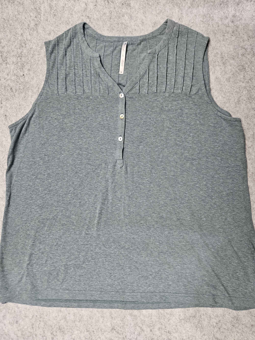 Kuhl Sleeveless Pleated Yoke Henley Top XL